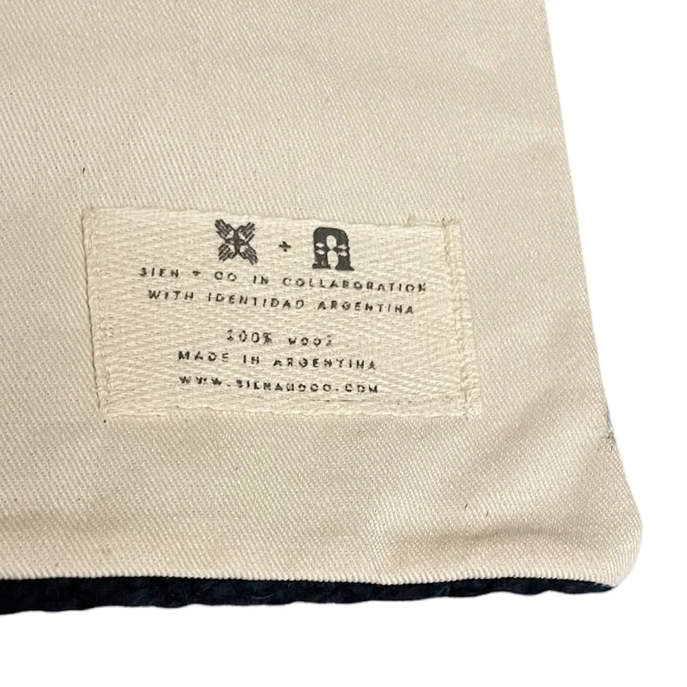 NWT Sien + Co Zona Highland Sheep Wool Woven 20”x20” Pillow Cover Midnight Blue